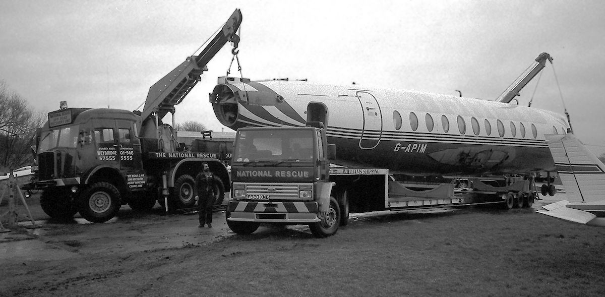Viscount G-APIM being recovered